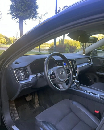 Volvo V60 Cross Country cena 94700 przebieg: 260000, rok produkcji 2019 z Wrocław małe 106